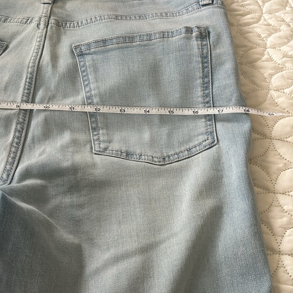 Nine West Sophia High Rise Straight Light Wash Ankle Raw Edge Jeans size 12 - Picture 6 of 9